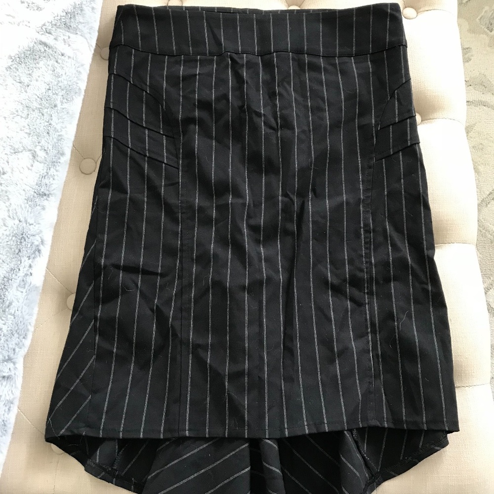Urban Behavior Back Gather Pencil Skirt - size Large